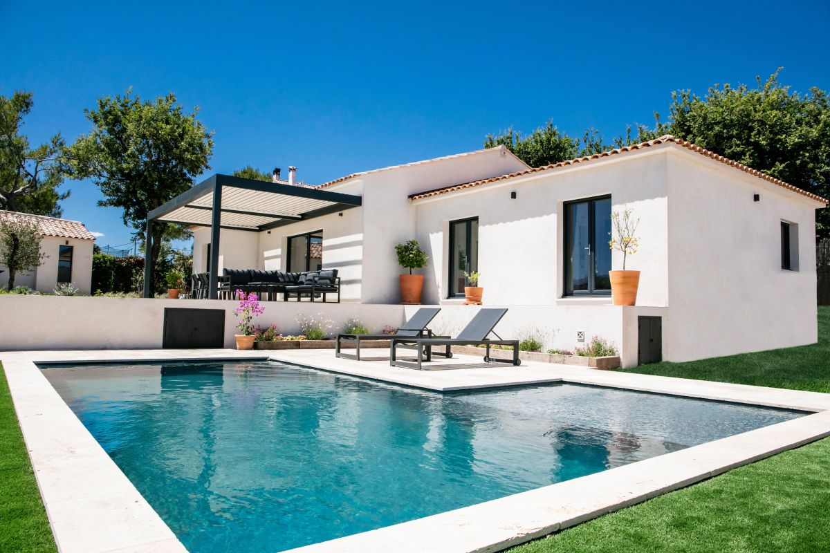 VILLAS PRISME peut construire votre villa avec piscine en région PACA !