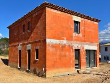 🚧 CHANTIER EN COURS !
👉 Découvrez toutes nos réalisations : lien en bio

Les choses avancent à grands pas chez Villas Prisme !
Sur ce projet en cours dans le...