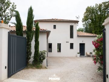 🏡 MAISON DU MOIS
🔗 Découvrez toutes nos réalisations ici : lien en bio ! 

Zoom sur cette villa contemporaine sur mesure, située dans les Bouches-du-Rhône...