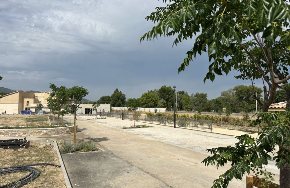 Vente terrain + maison PEYROLLES-EN-PROVENCE Bouches-du-Rhône