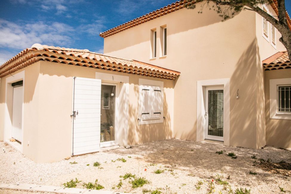 Vente terrain + maison EYGUIERES Bouches-du-Rhône