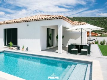 MAISON DU MOIS 🏠
Zoom sur une maison contemporaine de 100 m², réalisée sur mesure dans le 04 🤍

✔️ 3 chambres
✔️ Volets roulants motorisés
✔️ Design moderne...