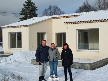 ❄️ RÉCEPTION (26)

Même sous la neige, le bonheur est au rendez-vous 🤍

Nous avons eu le plaisir de remettre les clés de cette maison de plain-pied de 120 m²...