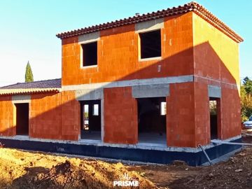 👷‍♂️ CHANTIER EN COURS dans le (83)

Le projet avance bien depuis son démarrage en novembre 2025 🔨

✔️ Charpente et couverture terminées
🔜 Pose des...