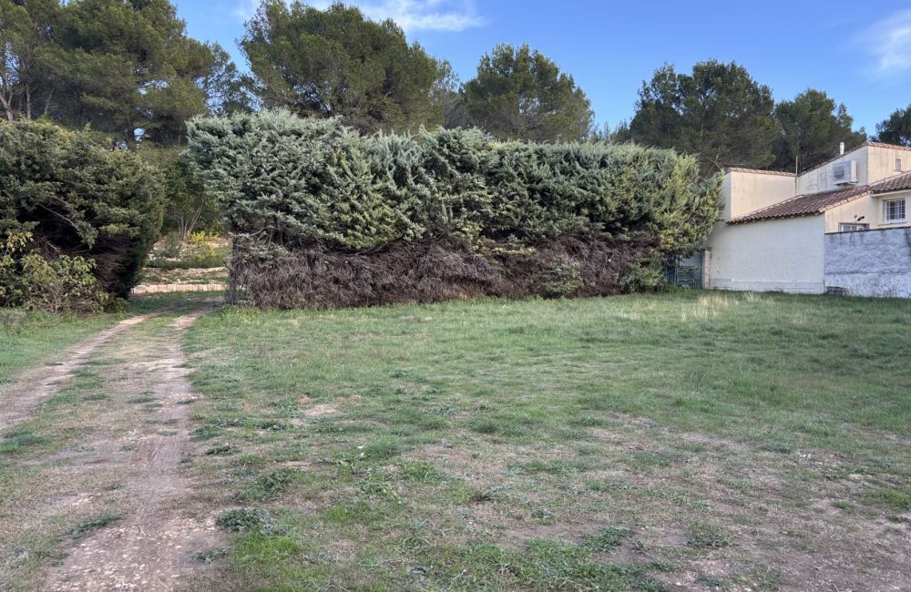 Vente terrain + maison FONTVIEILLE Bouches-du-Rhône