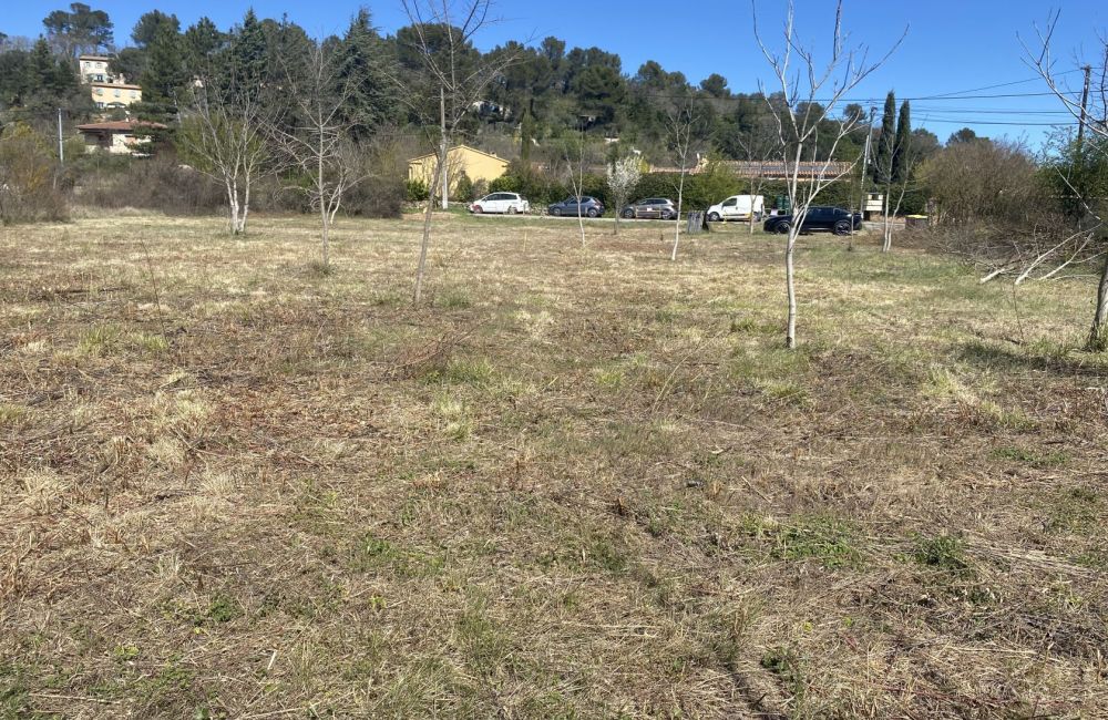 Vente terrain + maison TOURVES Var