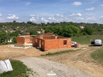CHANTIER EN COURS dans le (04) 🏗️

🏡 Maison de 118 m²
🛏️ 3 chambres
🚗 Garage de 22 m²

✅ Étape actuelle : hors d'eau – la charpente est en place et la maison...