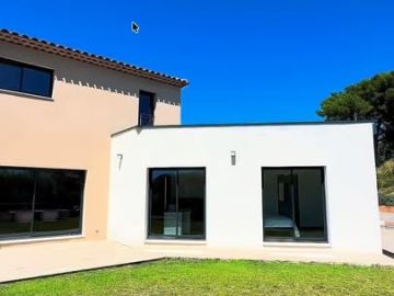 Construire sa maison, c’est un beau projet… mais certaines étapes peuvent parfois sembler floues. 🏡

Chez Villas Prisme, nous mettons tout en œuvre pour vous...