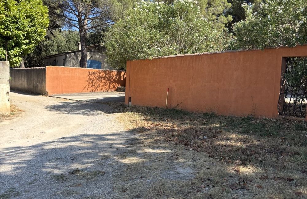 Vente terrain + maison CHARLEVAL Bouches-du-Rhône