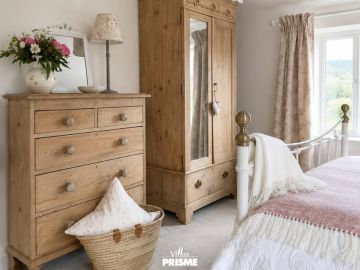 🌿 INSPI DÉCO : campagne chic & British Cottage

Des meubles en bois naturel, une cuisine vert olive, une cheminée en pierre, des textiles doux et quelques...